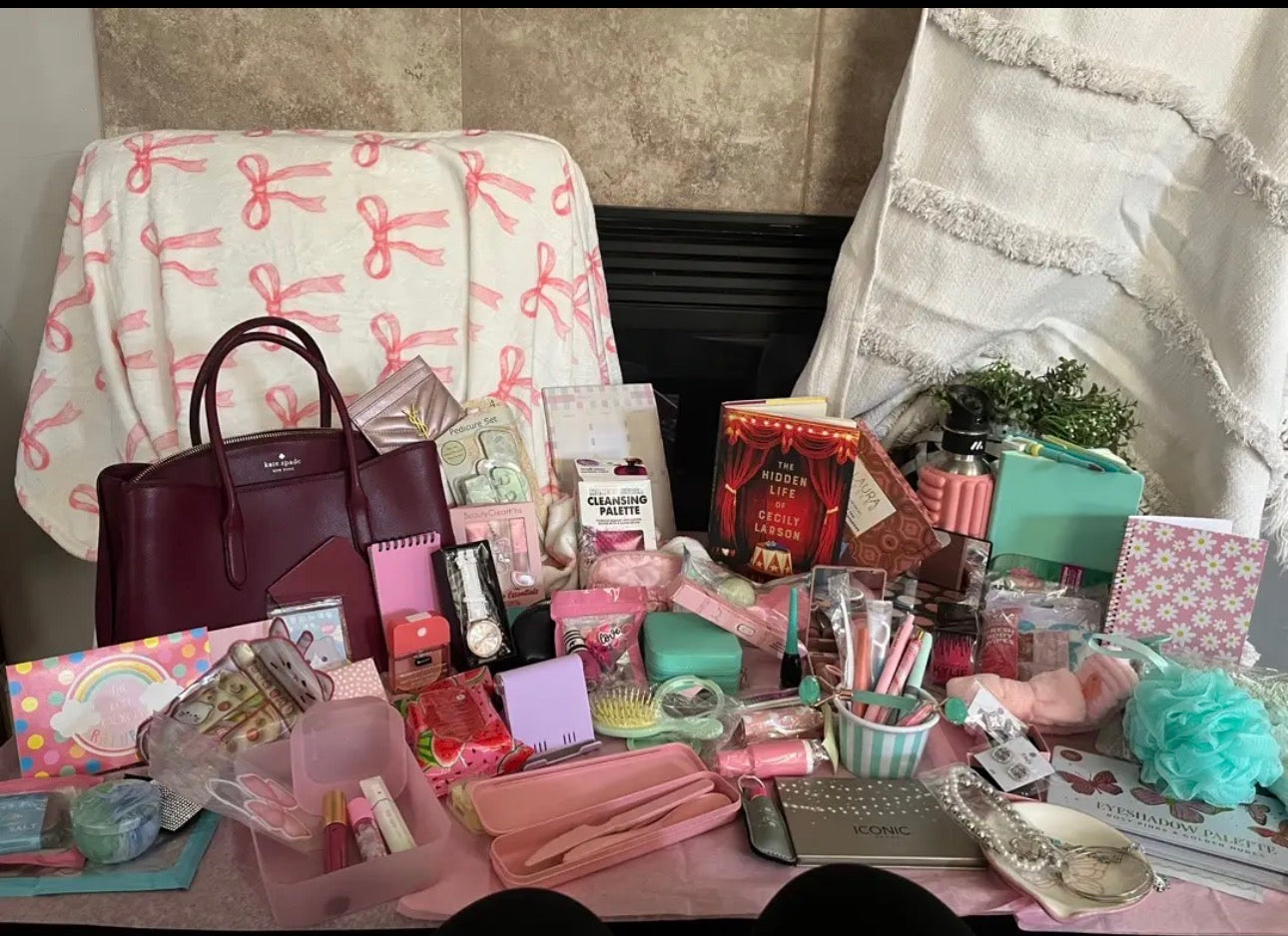 The everything bundle!!!!! 4 premium items of ur choosing!!!!